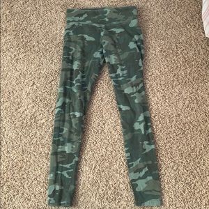girls camo leggings!